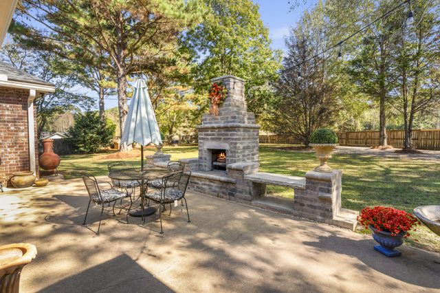 30 Ridgeside, Hattiesburg, MS 39402