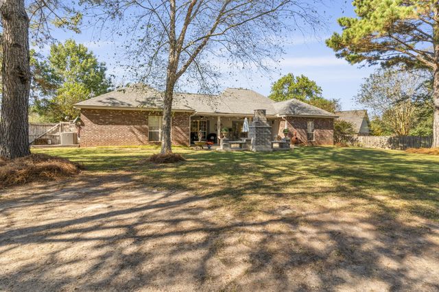 30 Ridgeside, Hattiesburg, MS 39402