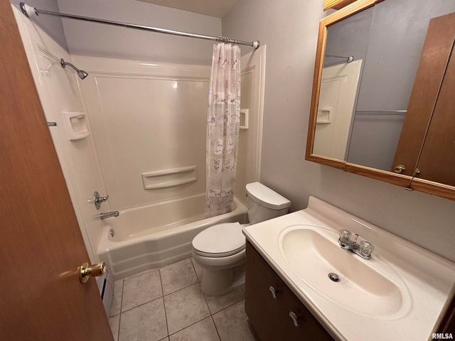 1401 6TH Street A, Orion, IL 61273