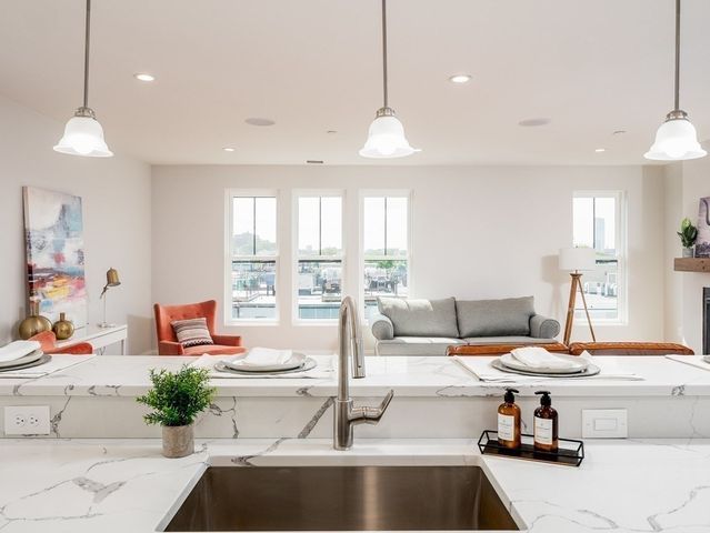 45 L Street 20, Boston, MA 02127