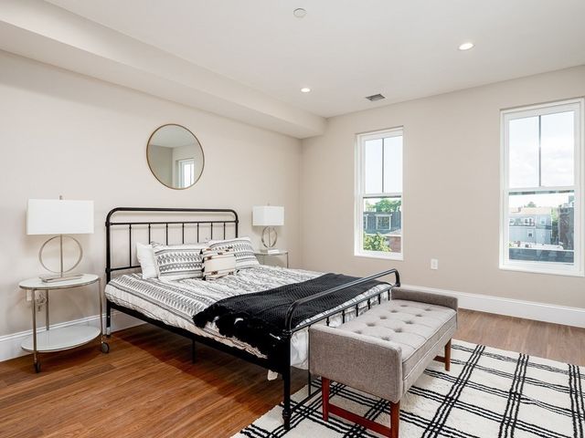 45 L Street 20, Boston, MA 02127