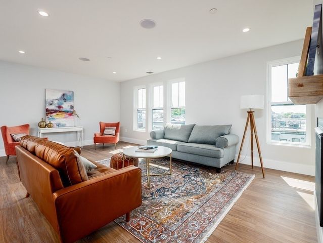 45 L Street 20, Boston, MA 02127
