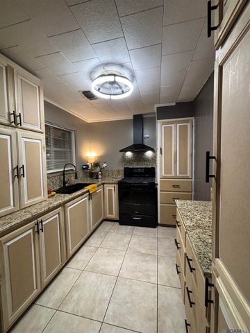 58929 Obier St, Plaquemine, LA 70764