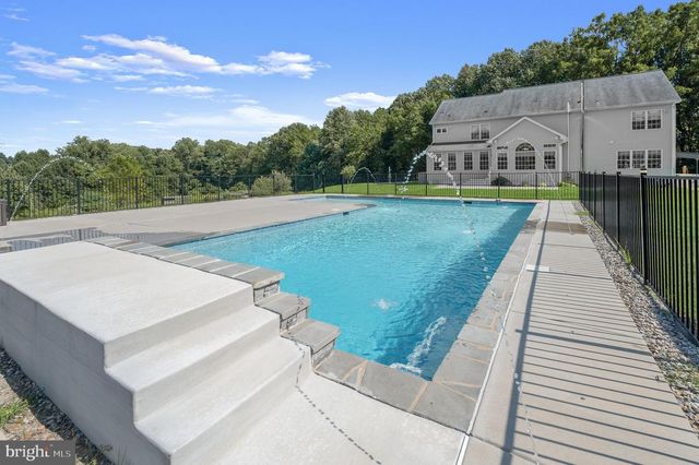 1650 VILLAGE GREEN DR, Woodbine, MD 21797