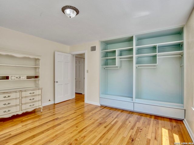 785 Burr, Terrell Hills, TX 78209