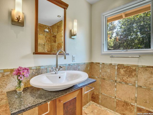 785 Burr, Terrell Hills, TX 78209