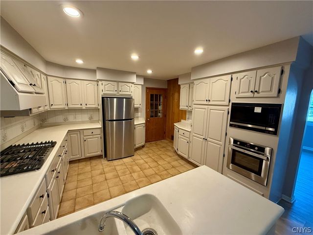 106 Keith Drive, Cicero, NY 13212