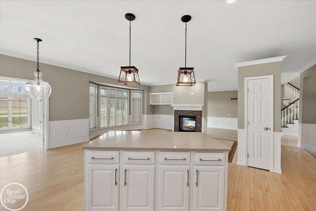 59807 Glacier Ridge N. Drive, Washington Twp, MI 48094