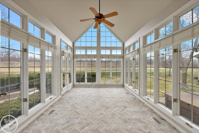 59807 Glacier Ridge N. Drive, Washington Twp, MI 48094