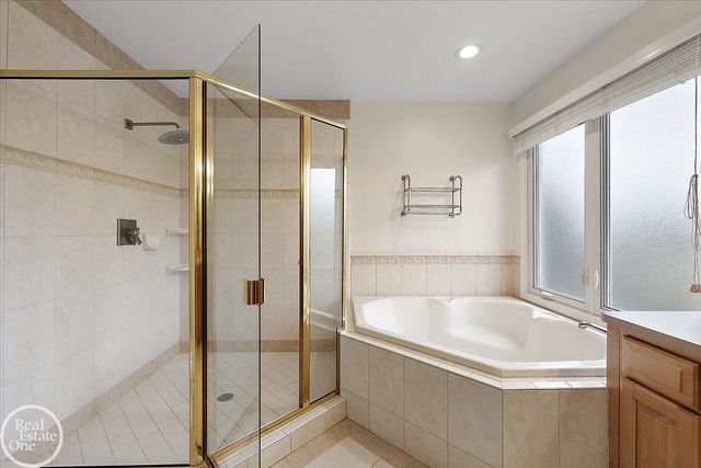59807 Glacier Ridge N. Drive, Washington Twp, MI 48094