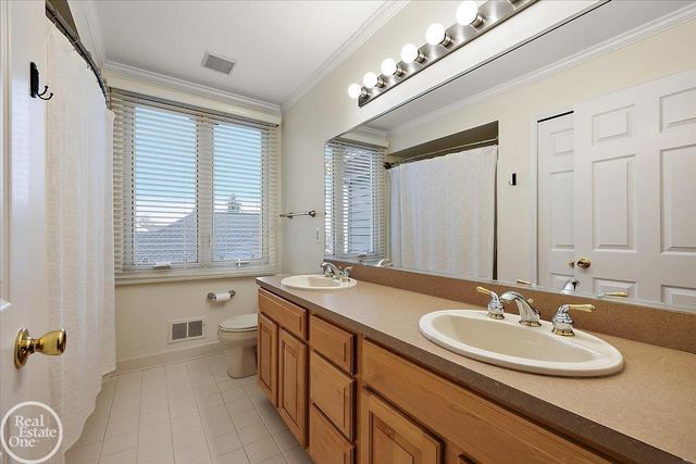 59807 Glacier Ridge N. Drive, Washington Twp, MI 48094