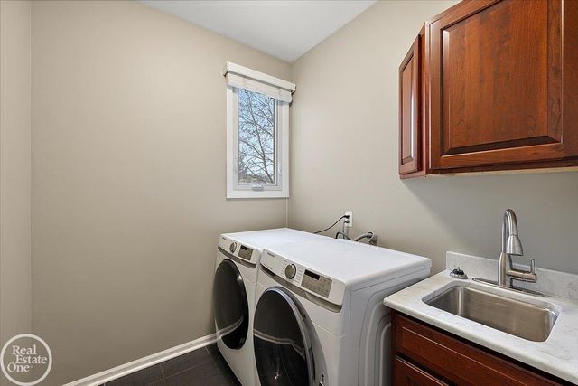 59807 Glacier Ridge N. Drive, Washington Twp, MI 48094