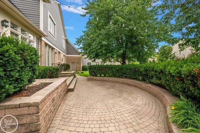 59807 Glacier Ridge N. Drive, Washington Twp, MI 48094