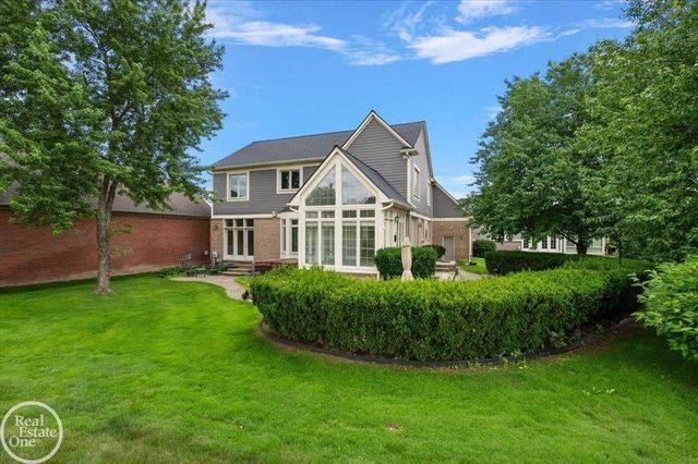 59807 Glacier Ridge N. Drive, Washington Twp, MI 48094
