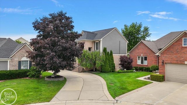 59807 Glacier Ridge N. Drive, Washington Twp, MI 48094