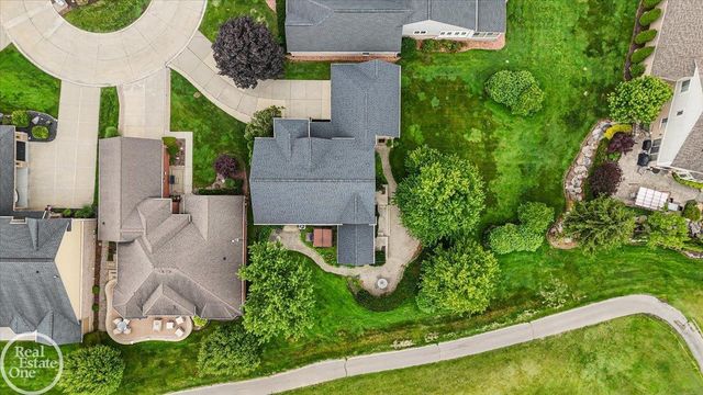 59807 Glacier Ridge N. Drive, Washington Twp, MI 48094