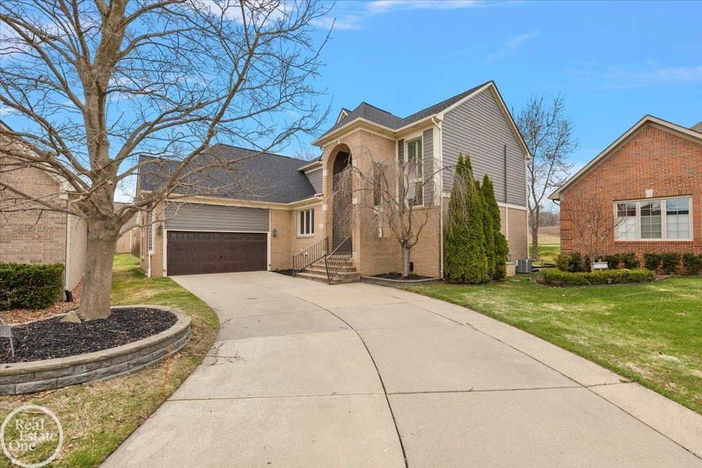59807 Glacier Ridge N. Drive, Washington Twp, MI 48094