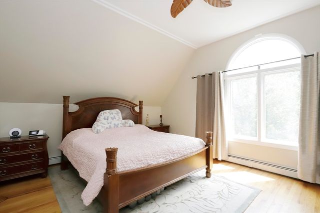 12 Amanda Rd, Freetown, MA 02702