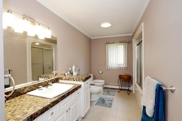 12 Amanda Rd, Freetown, MA 02702