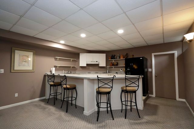 12 Amanda Rd, Freetown, MA 02702