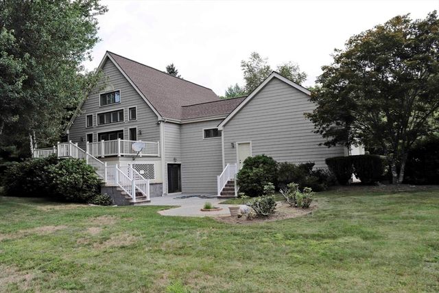 12 Amanda Rd, Freetown, MA 02702