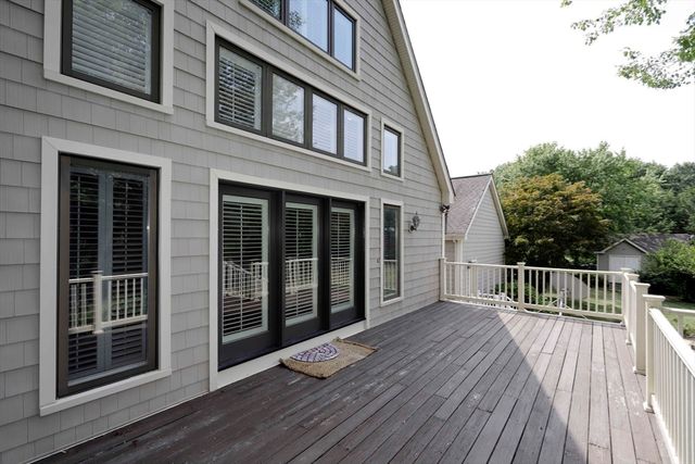 12 Amanda Rd, Freetown, MA 02702