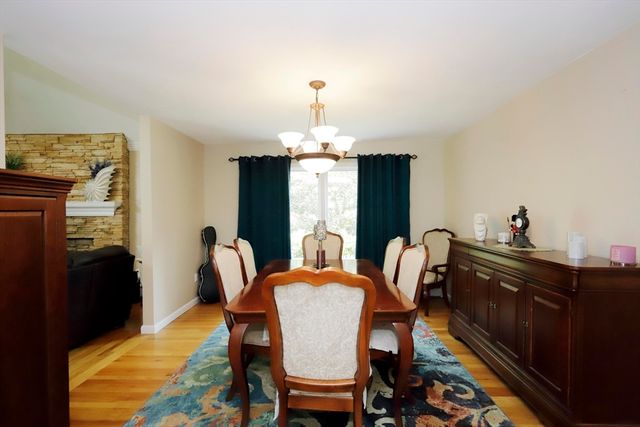 12 Amanda Rd, Freetown, MA 02702