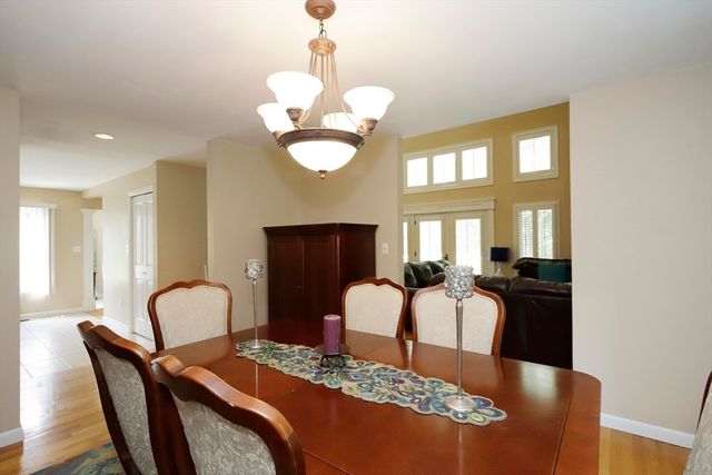 12 Amanda Rd, Freetown, MA 02702