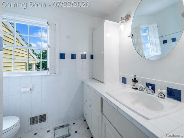 204 Terrace Court, Grand Blanc, MI 48439