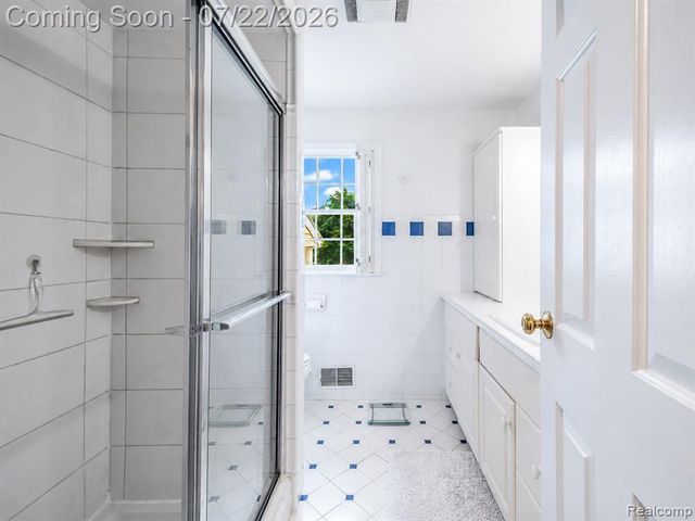 204 Terrace Court, Grand Blanc, MI 48439