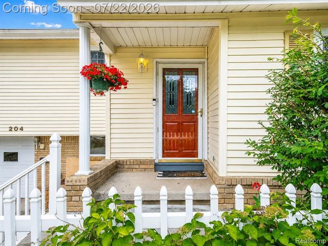 204 Terrace Court, Grand Blanc, MI 48439