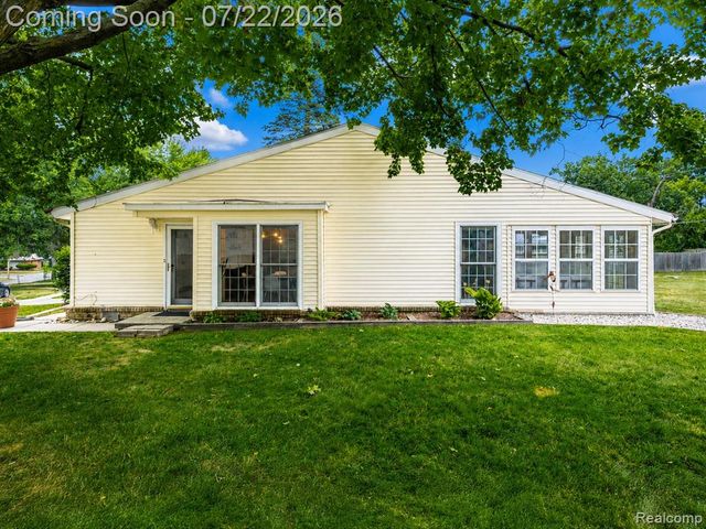 204 Terrace Court, Grand Blanc, MI 48439