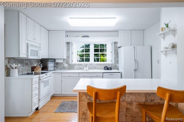 204 Terrace Court, Grand Blanc, MI 48439