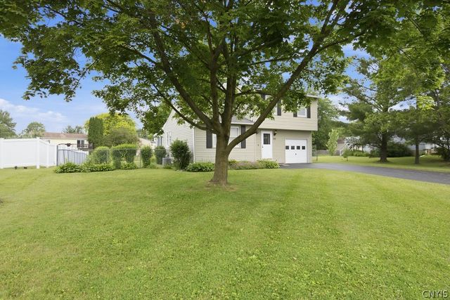 92 Ferndale Lane, Manlius, NY 13116