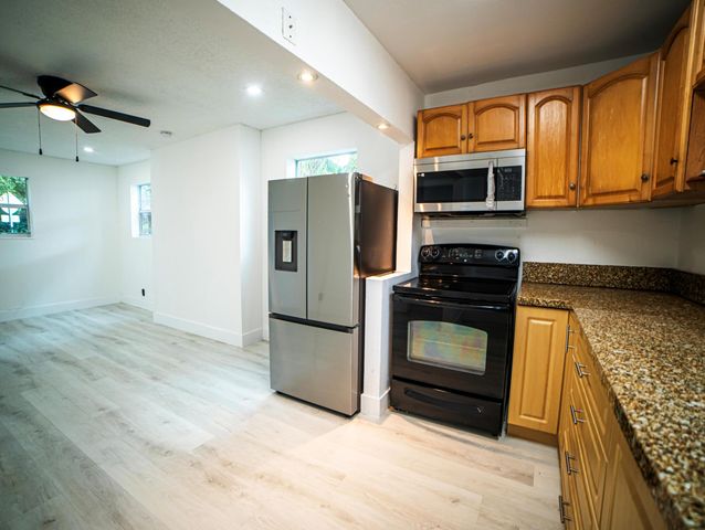 412 Columbus Parkway 2, Hollywood, FL 33021