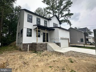586 S FORKLANDING RD, Maple Shade, NJ 08052