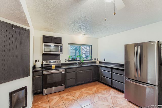 10011 Sugarloaf Drive, San Antonio, TX 78245