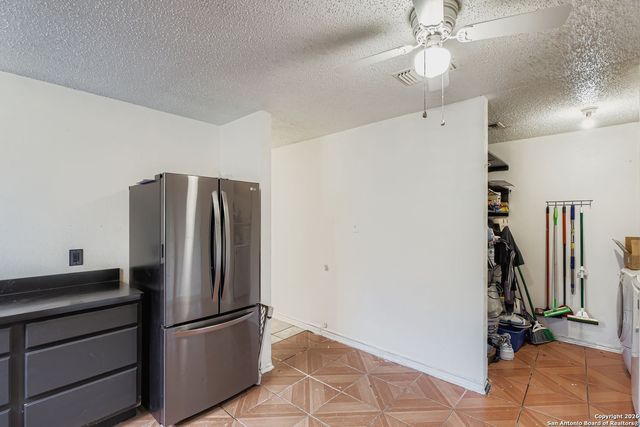 10011 Sugarloaf Drive, San Antonio, TX 78245