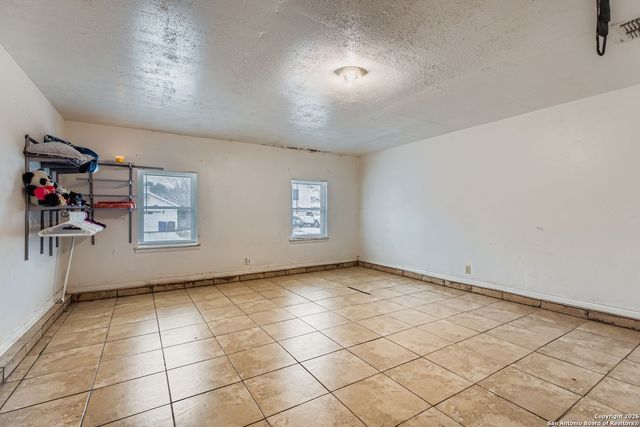 10011 Sugarloaf Drive, San Antonio, TX 78245