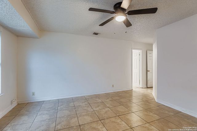 10011 Sugarloaf Drive, San Antonio, TX 78245