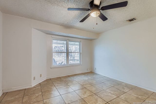 10011 Sugarloaf Drive, San Antonio, TX 78245