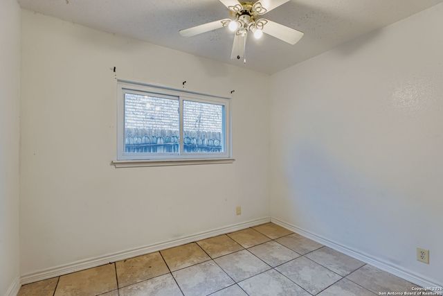 10011 Sugarloaf Drive, San Antonio, TX 78245