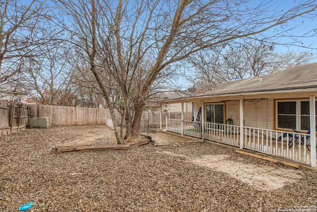 10011 Sugarloaf Drive, San Antonio, TX 78245