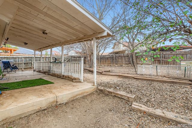 10011 Sugarloaf Drive, San Antonio, TX 78245