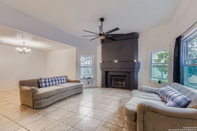 10011 Sugarloaf Drive, San Antonio, TX 78245