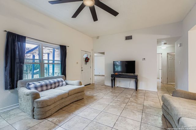 10011 Sugarloaf Drive, San Antonio, TX 78245