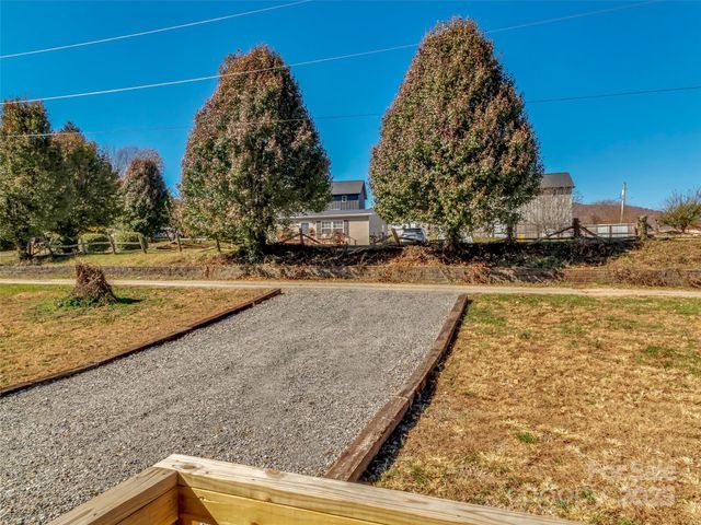 28 Addie Lane, Waynesville, NC 28786