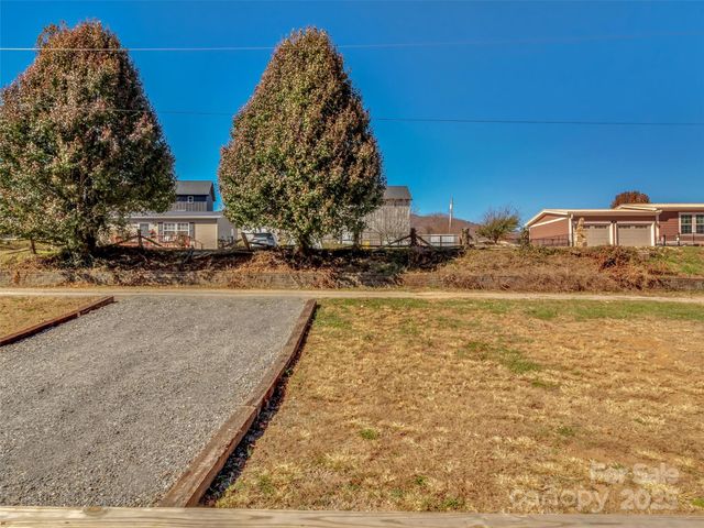 28 Addie Lane, Waynesville, NC 28786