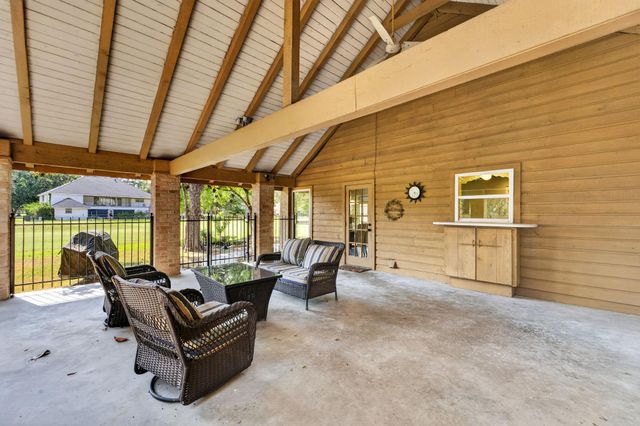 589 Brandon Road, Conroe, TX 77302