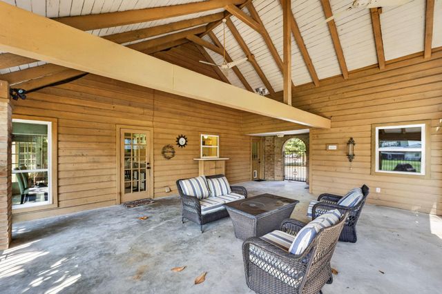 589 Brandon Road, Conroe, TX 77302